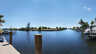 Das Haus liegt an einer Kanalbiegung und bietet einen spektakulären Blick aufs Wasser in zwei Richtungen - Traum-Urlaub-Florida