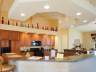 Die Küche mit der langen Frühstücksbar ist komplett eingerichtet - Traum-Urlaub-Florida