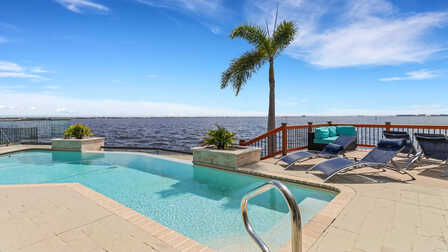 Fabelhafter Blick vom Poolbereich auf den Fluss - Traum Urlaub Florida 