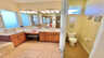 Doppelwaschbecken und separate Toilette - Traum-Urlaub-Florida