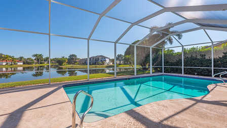Wunderschöner Pool mit Blick auf den See - Traum Urlaub Florida 