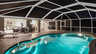 Abendlich beleuchtete Terrasse und Pool - Traum-Urlaub-Florida