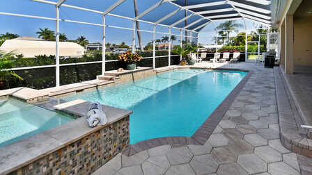 Pool und spa laden zum Relaxen ein  - Traum Urlaub Florida 
