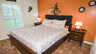 Modern gestaltetes drittes Schlafzimmer mit großem Doppelbett - Traum-Urlaub-Florida