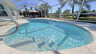 Das kristallklare Wasser des Pools lädt zum schwimmen ein - Traum-Urlaub-Florida