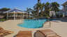 Freiform-Pool im Garten mit Whirlpool, Pavillon-Essbereich und Basketballkorb am Beckenrand - Traum-Urlaub-Florida
