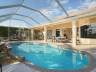 Der attraktive Poolbereich bietet viel Platz zum Sonnenbaden - Traum-Urlaub-Florida