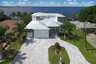 Villa River Star von der Straße aus gesehen - Traum-Urlaub-Florida